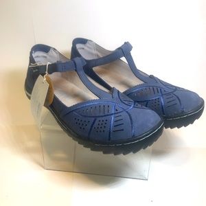 NWOB Jambu “Bridget” Size 8 Denim Blue MaryJane Hook/Loop Closure